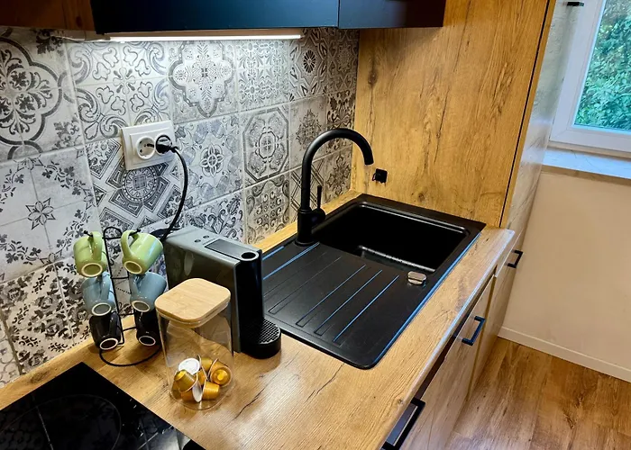 Cute In Near With Parking Apartamento Rijeka