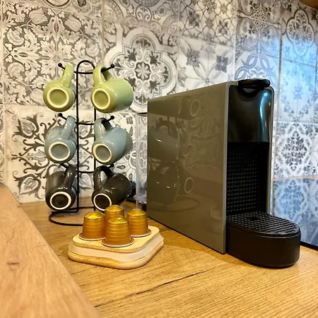 Cute In Near With Parking Διαμέρισμα