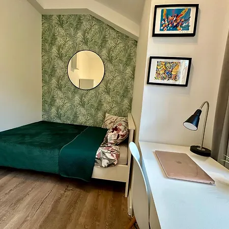 Cute In Near With Parking Διαμέρισμα *