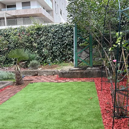 Cute In Near With Parking